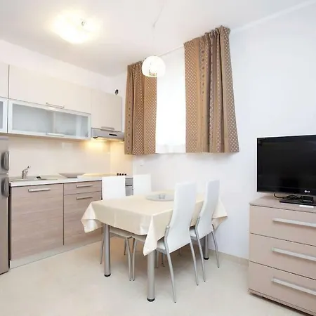 Daire Apartman Bacvice