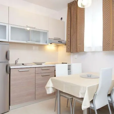 Daire Apartman Bacvice