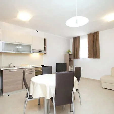 Daire Apartman Bacvice